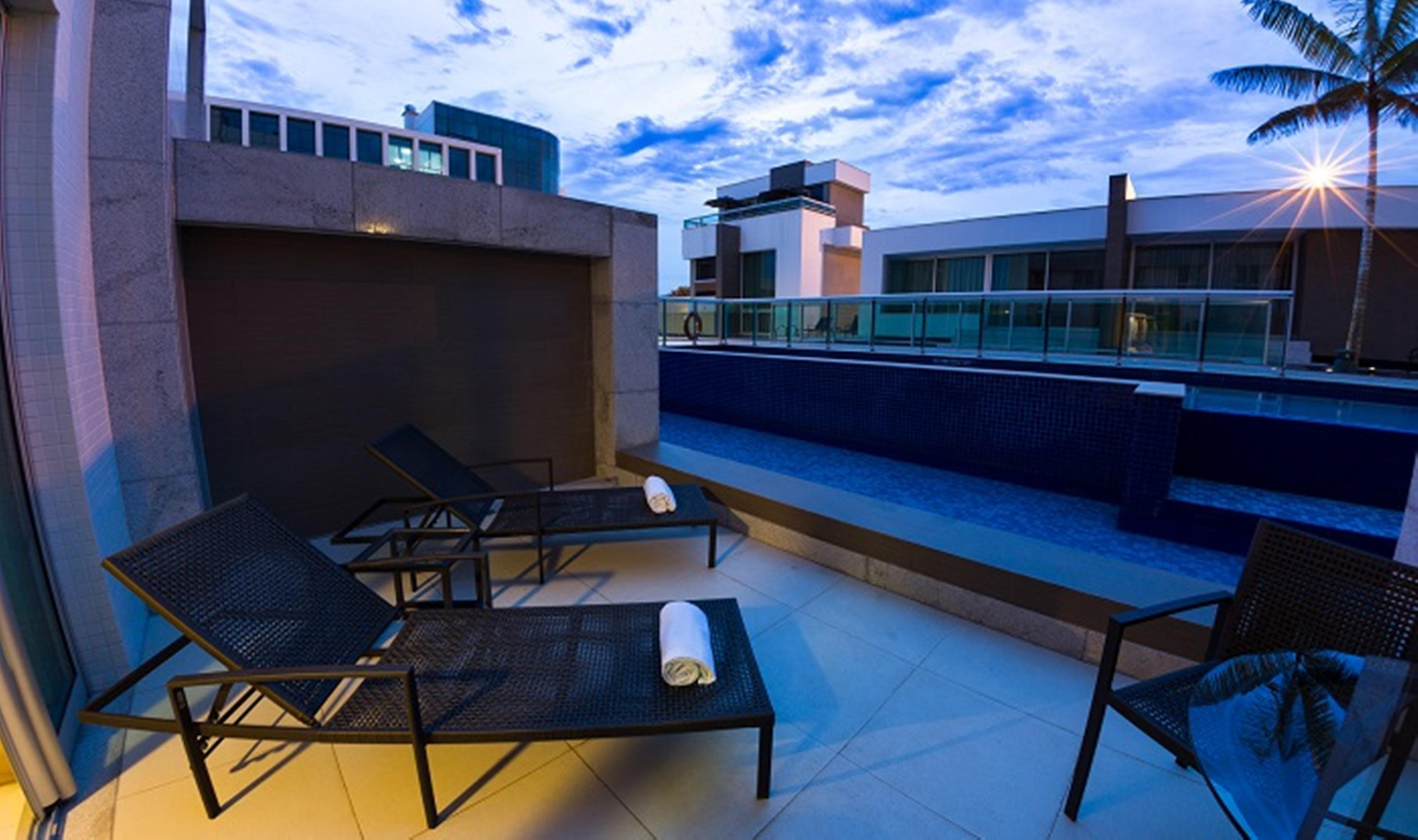 Jade Hotel Brasilia Candangolandia ภายนอก รูปภาพ Rooftop pool at the hotel