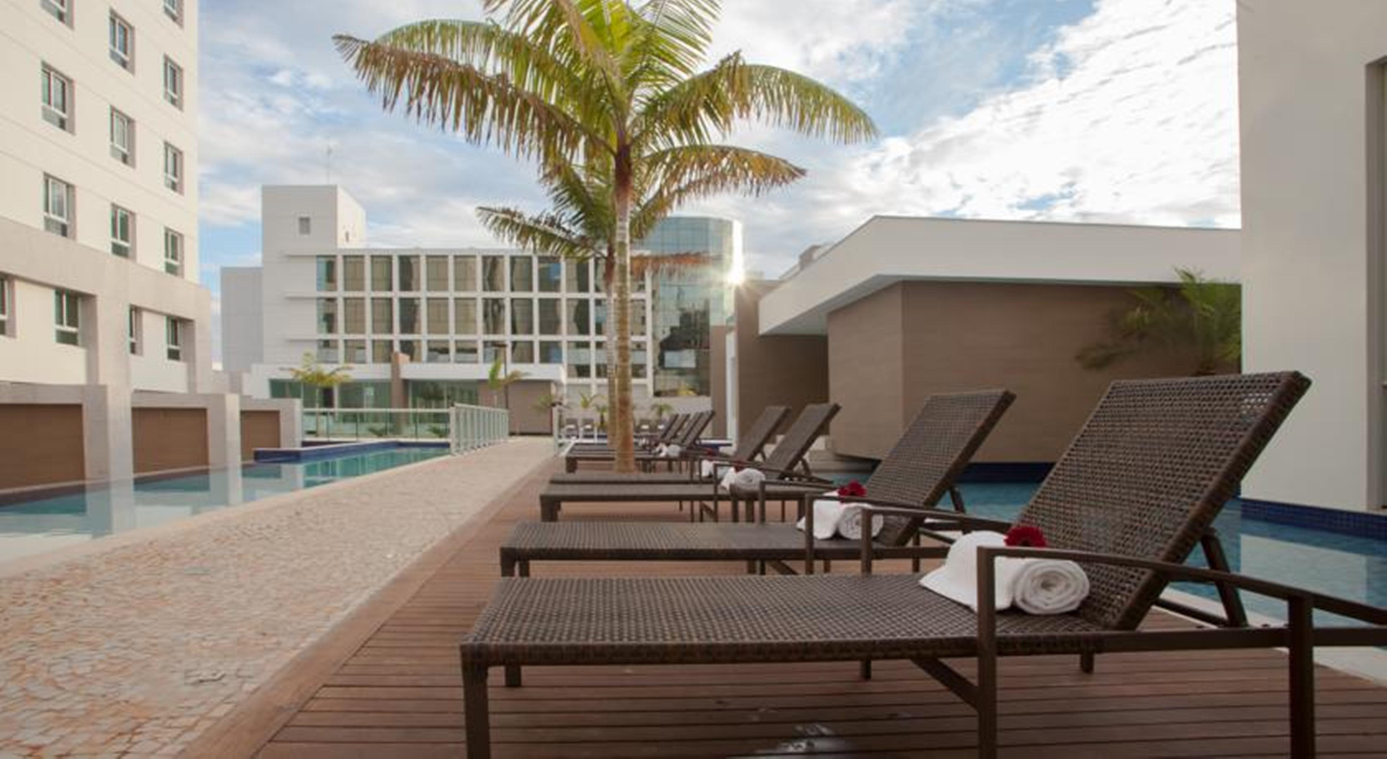 Jade Hotel Brasilia Candangolandia ภายนอก รูปภาพ The pool at the hotel