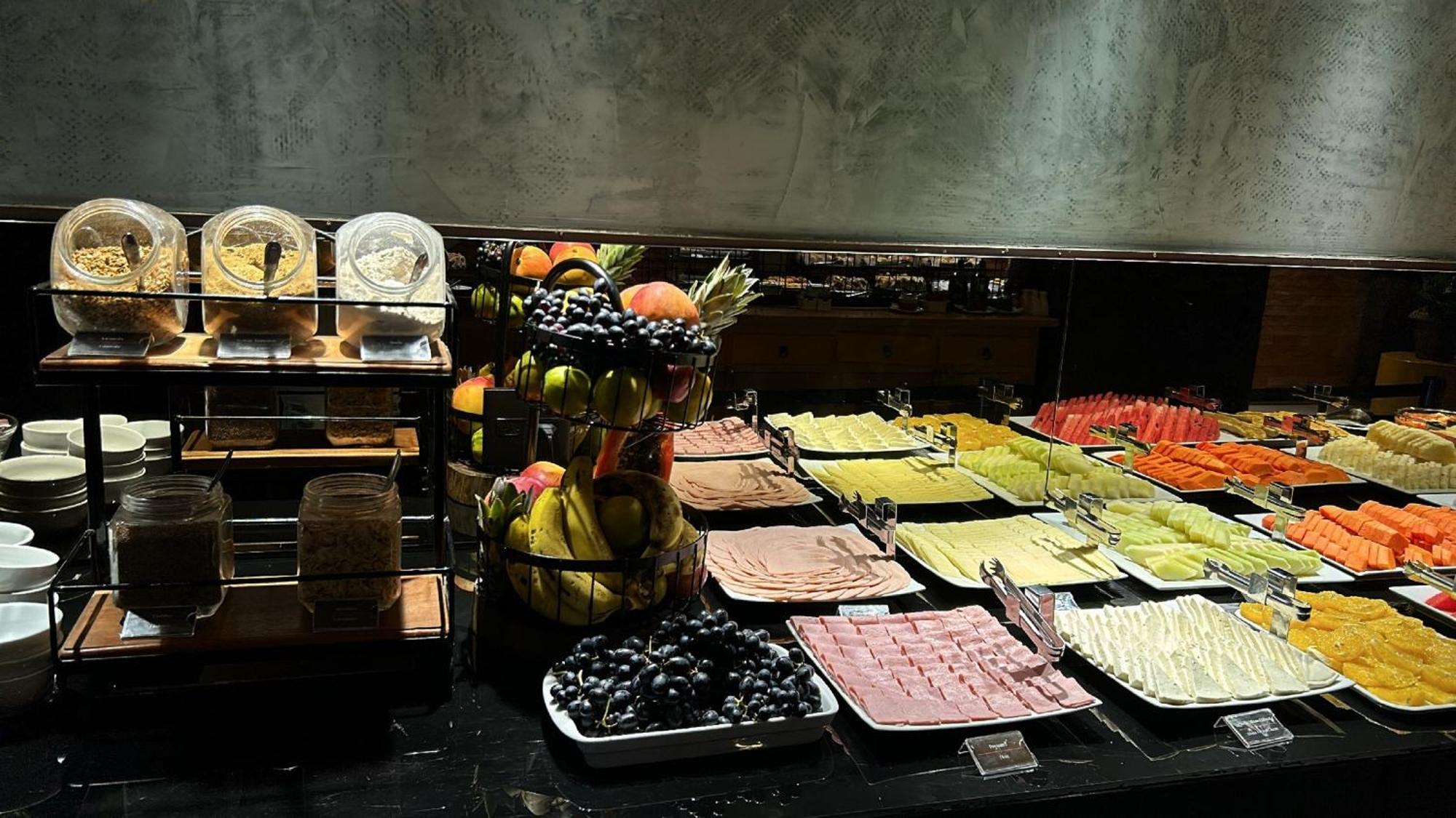 Jade Hotel Brasilia Candangolandia ภายนอก รูปภาพ A buffet at a hotel