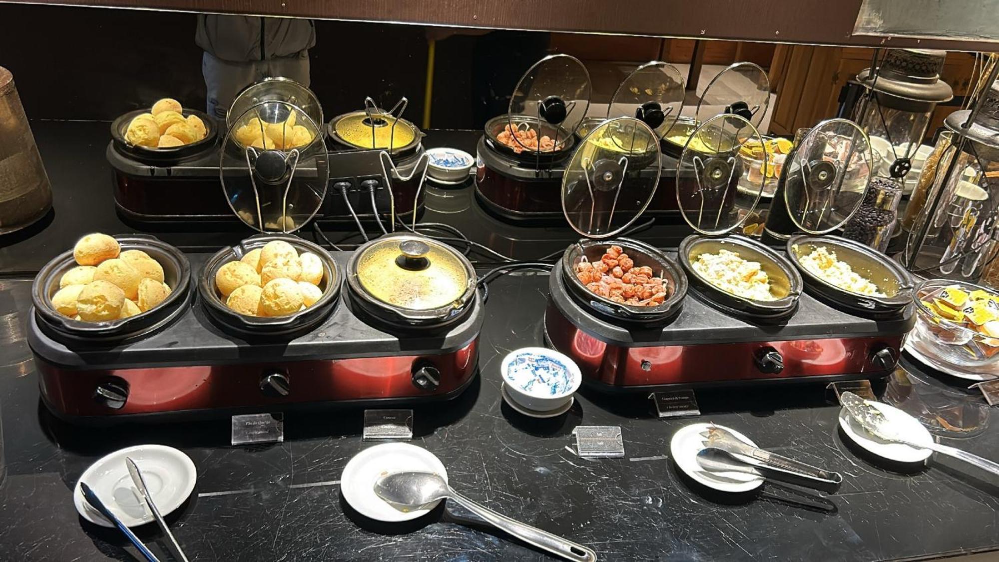 Jade Hotel Brasilia Candangolandia ภายนอก รูปภาพ A selection of dim sum at a buffet
