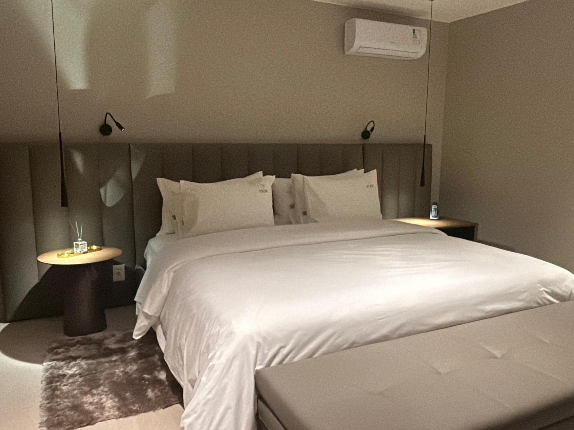 Jade Hotel Brasilia Candangolandia ภายนอก รูปภาพ A bedroom at the hotel